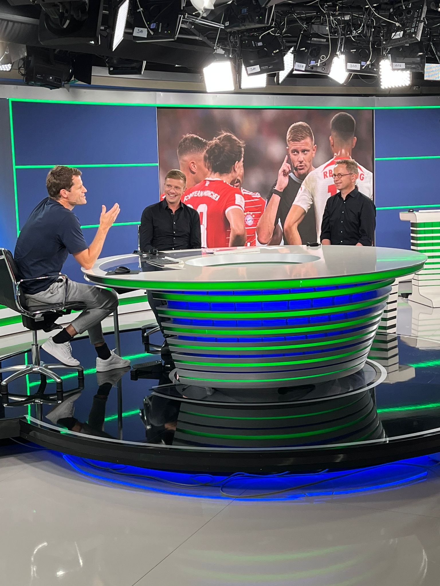 Diskussion im TV Studio